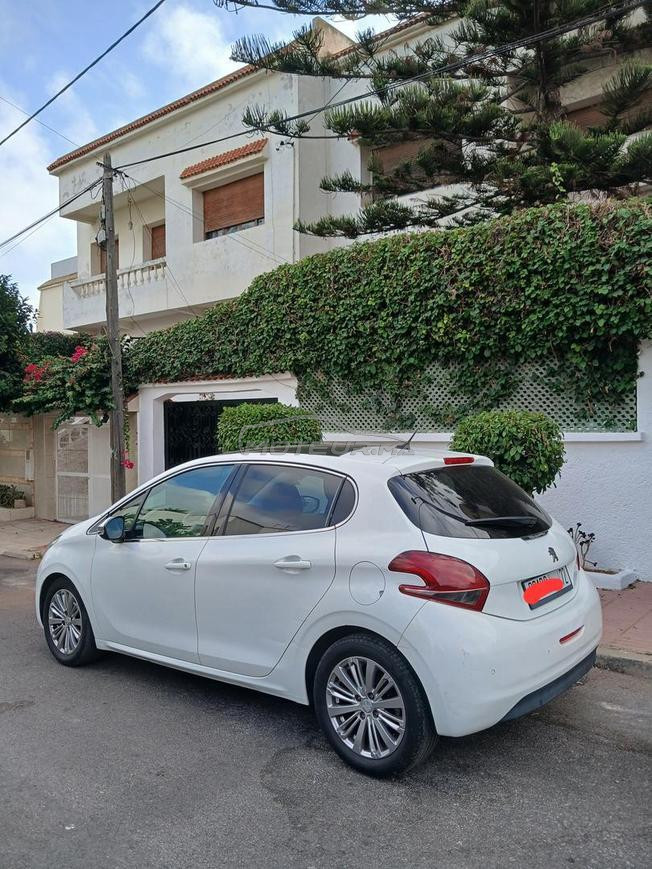 Peugeot White édition panoramique 