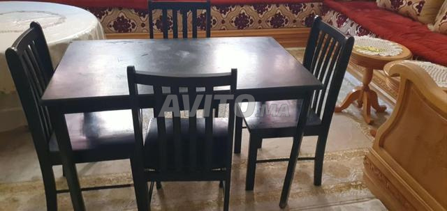 Table à manger avec 4 chaises - Noir