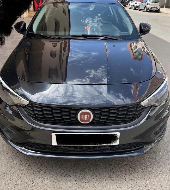 voiture spacieuse et économique 