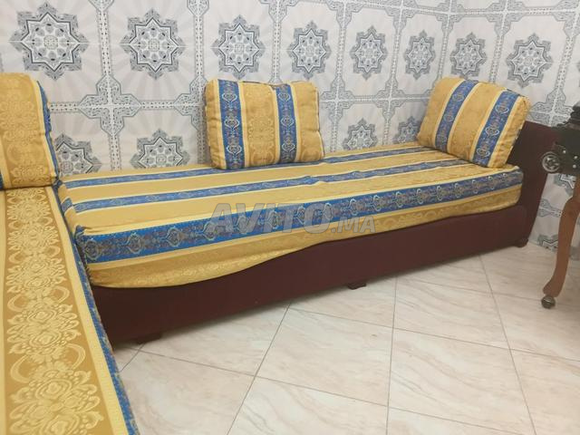 صالون مغربي عصري مع طاولة - 2