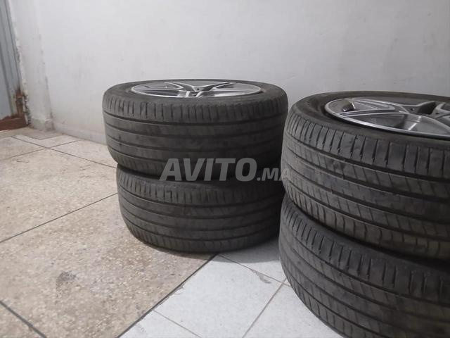 جنوط AMG مقاس 20 بوصة وإطارات 275/50 R20
