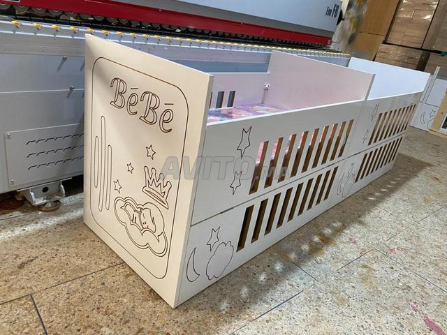 Lit bébé de haute qualité avec livraison disponible - 2