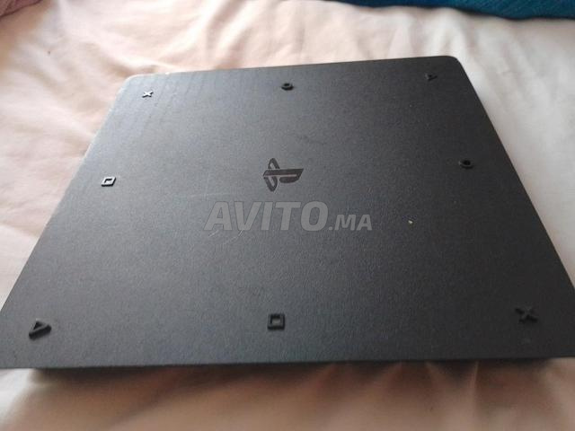 PS4 1TB bon état à vendre avec manette - 2