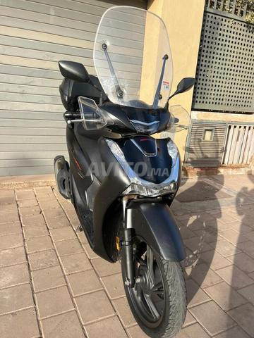 SH 150 Très propre - 2