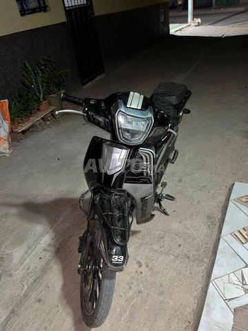 Moto becane 33 modèle 2023