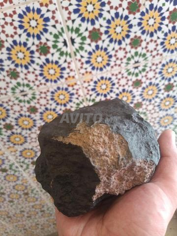 نيزك حديث السقوط - 2