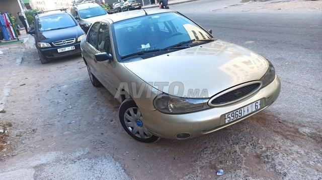 فورد مونديو بنزين يدوي 2000 بالدار البيضاء - 2