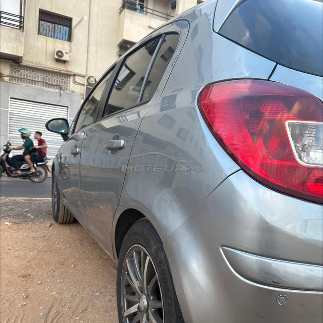 Opel corsa essence 2012