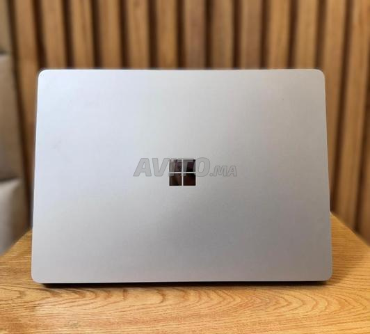 Surface Laptop 15 الإصدار السابع ELITE X 16GB 512GB - 2