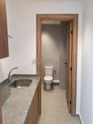 Bureau 54 m² balcon, professions libérales - Almaz