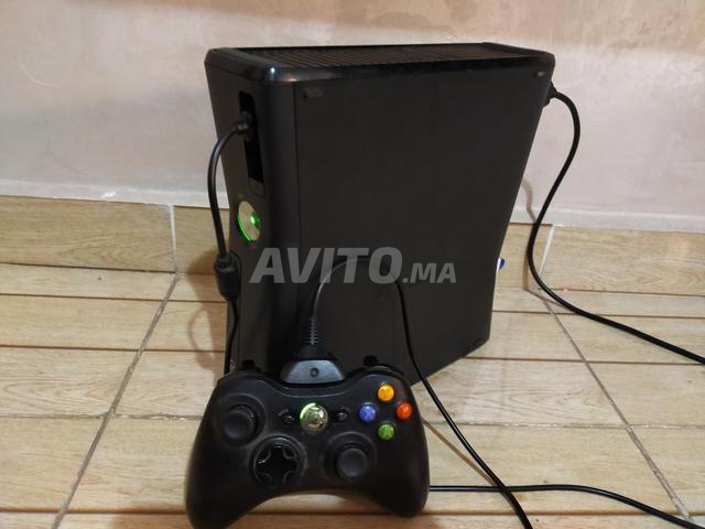 Xbox 360 slim 250gb flashée et manette avec fil - 2