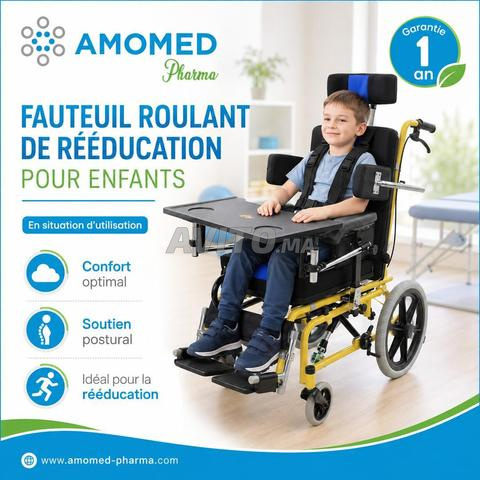 Fauteuil roulant de rééducation pour enfants