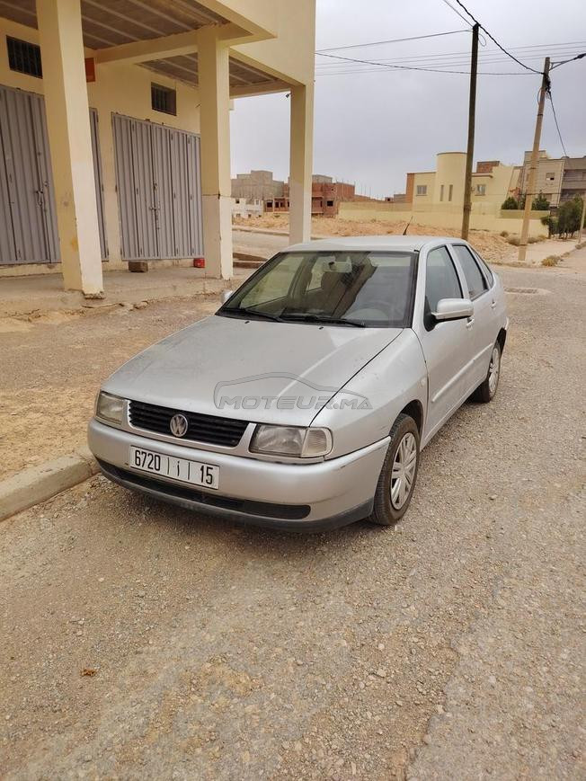 سياره في حاله متوسطه