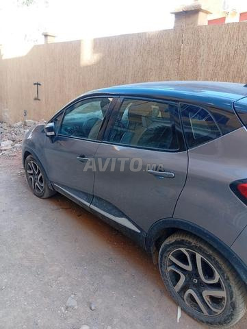 Renault Captur Diesel Automatique 2016 à Tinghir - 2