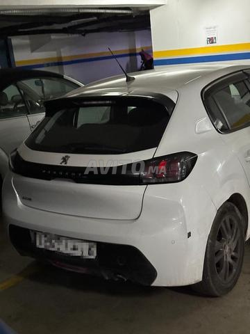 Peugeot 208 Diesel Automatique 2022 à Casablanca - 2