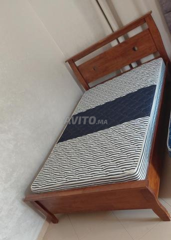 Lit 1 place avec matelas bon état - 2