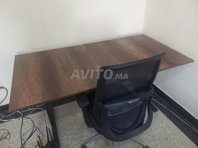 Bureau et chaise de bureau - 2