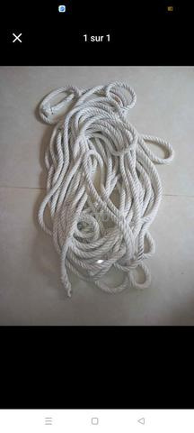 Corde solide de qualité importée 32.70cm