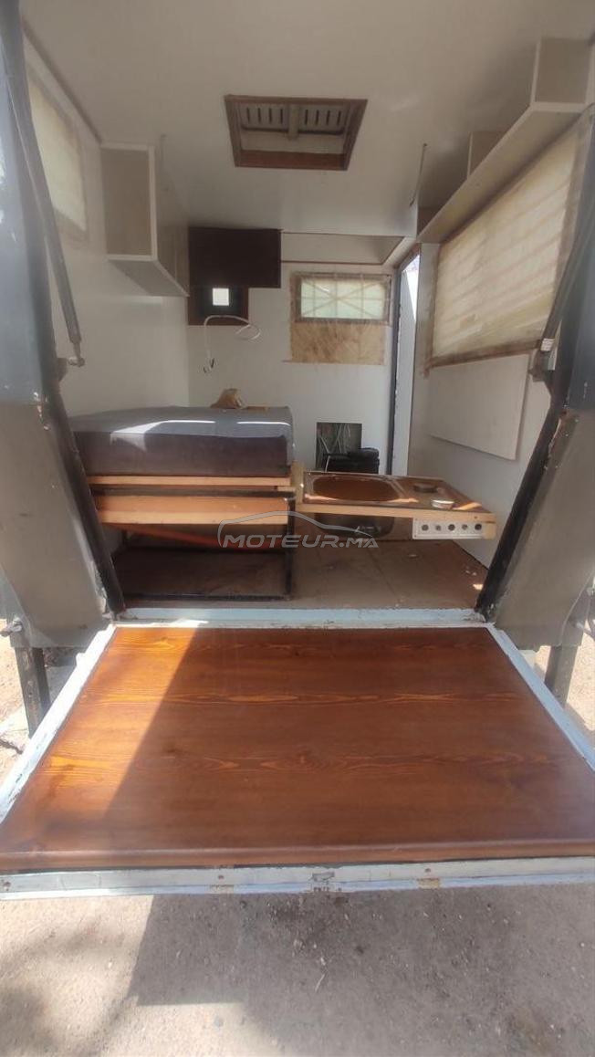 Jeep Wrangler Sahara avec caravane tout terrain