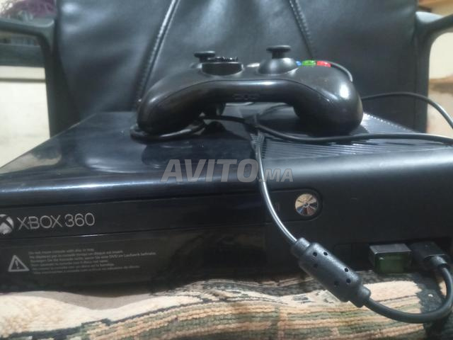Xbox 360 E Super Slim - 2