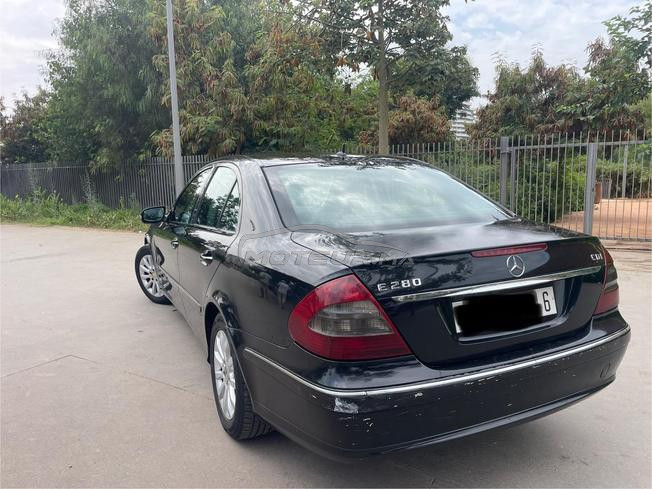 Mercedes-Benz E280 V6 Diesel Modèle 2007 