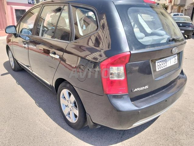 Kia Carens - 2