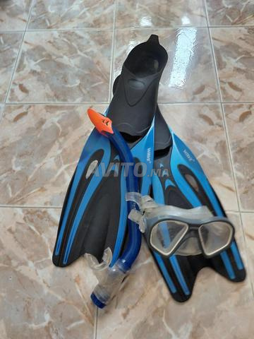 زعانف مع قناع وأنابيب للبيع
