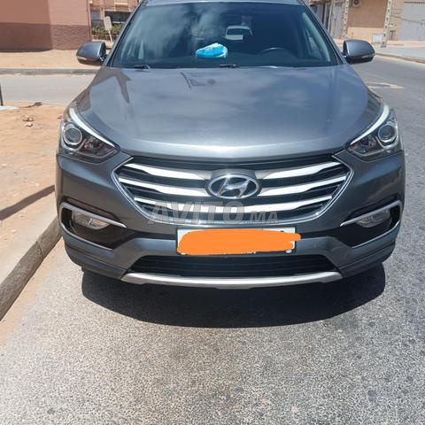 Voiture familiale Hyundai Santa Fe, excellente qualité