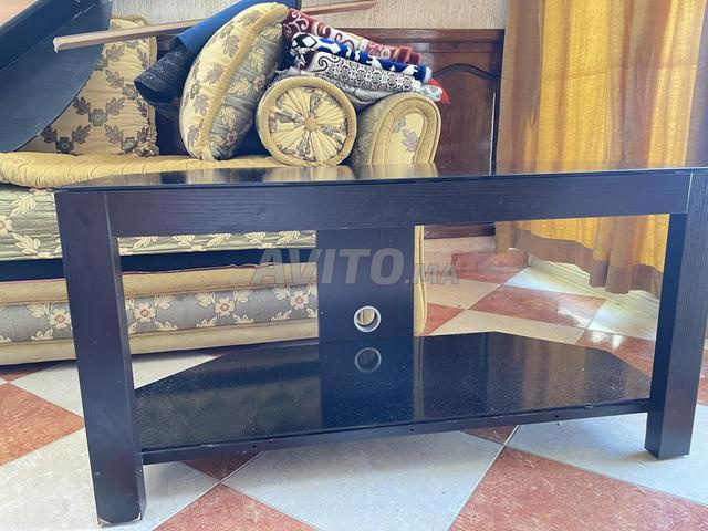 طاولة تخزين للتلفزيون بحالة جيدة - 2