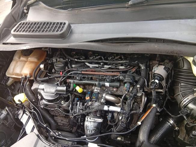 Ford Kuga سيارة فورد للبيع