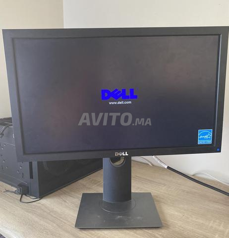 شاشة كمبيوتر Dell LED مع كابل DVI مع حامل دوار
