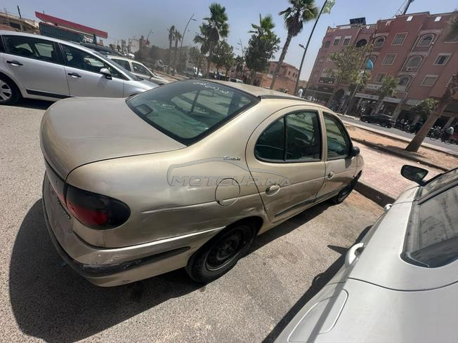 Renault Megane Diesel Manuelle 1999 à Youssoufia
