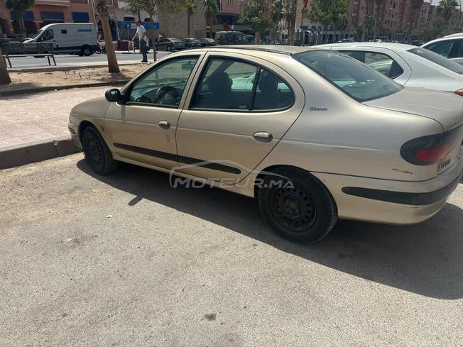 Renault Megane Diesel Manuelle 1999 à Youssoufia