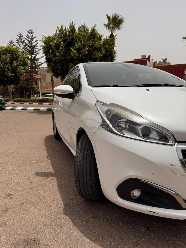Peugeot 208 White edition 2019