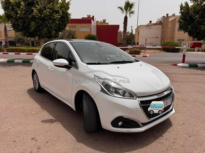 Peugeot 208 White edition 2019