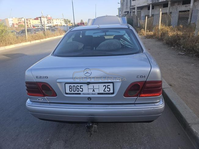 سيارة في حالة جيدة