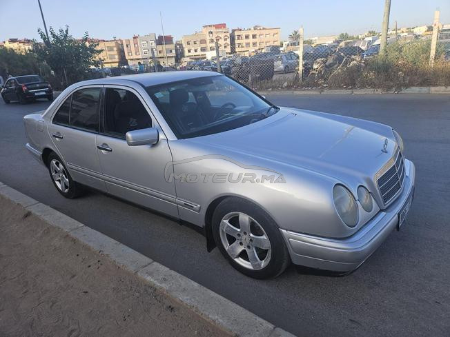 سيارة في حالة جيدة