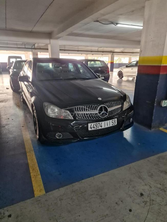 Mercedes-Benz 200 Diesel Manuelle 2011 à Rabat