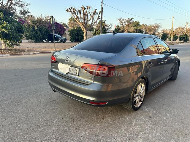 Volkswagen Jetta - 2