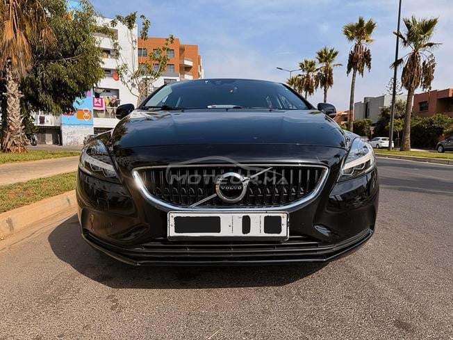 VOLVO V40 D2 MOMENTUM 2018 – 1ÈRE MAIN