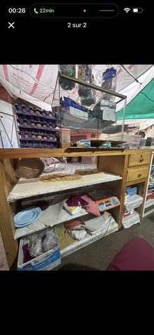 Vitrine en bois pour un projet commercial - 2