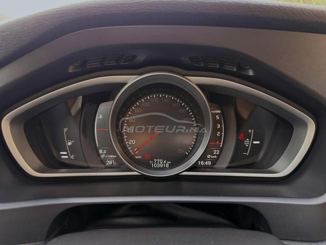 VOLVO V40 D2 MOMENTUM 2018 – 1ÈRE MAIN