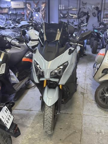 Tmax 560 importé neuf - 2