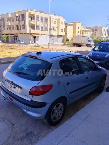 سيارة بيجو 206 نظيفة للبيع - 2