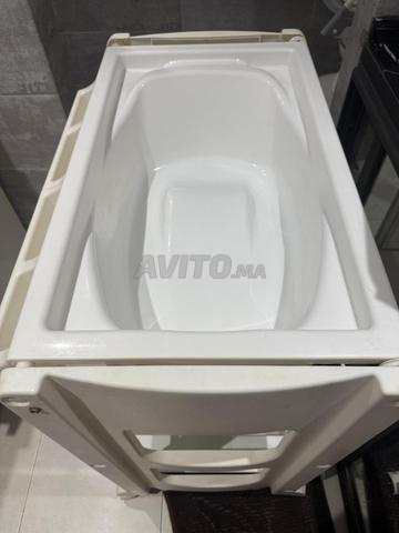 Baignoire bébé avec table à langer et rangement - 2