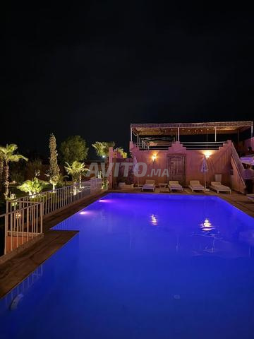 Villa spacieuse avec plusieurs chambres à louer