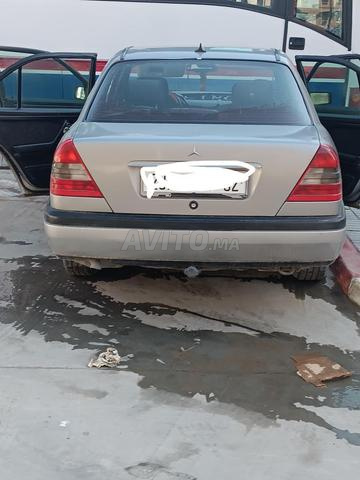 Mercedes-Benz 220 Diesel Manuelle 1997 à Safi - 2