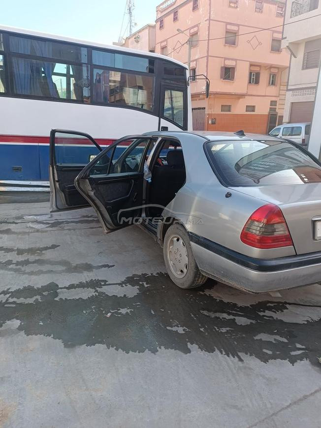 Mercedes-Benz 220 Diesel Manuelle 1997 à Safi