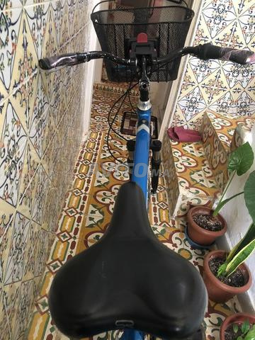 Vélo bleu propre - 2