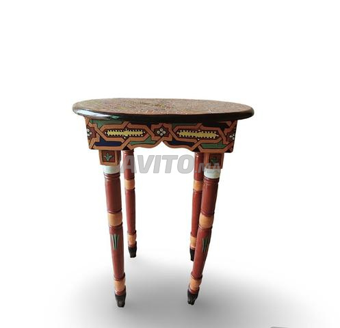 طاولة مرتفعة بزخرفة - 2